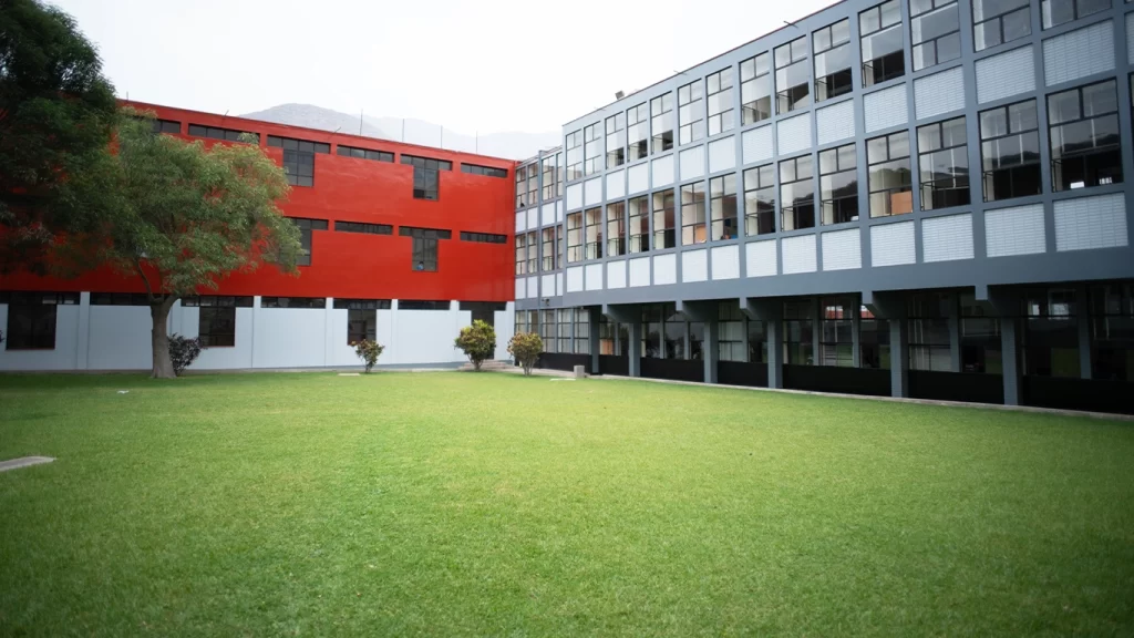 Areas verdes del colegio Beata Imelda